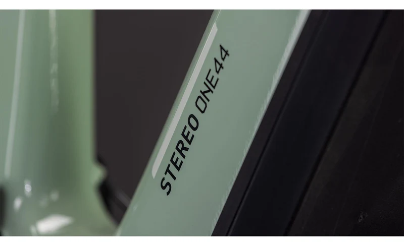 STEREO HYBRID ONE44 HPC RACE 800