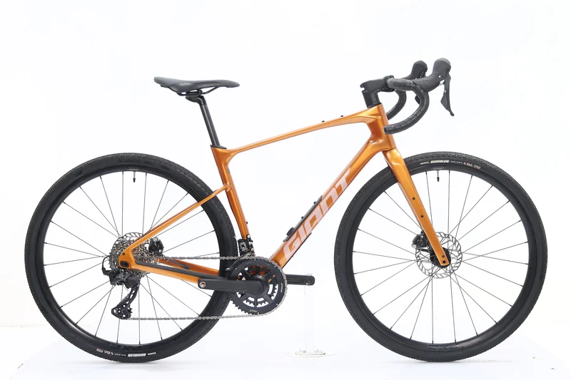 GIANT Revolt Advanced 2 2025 T.M