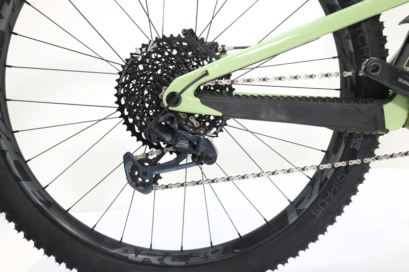 SANTA CRUZ Heckler R 29 / Carbon C 2023 T.L