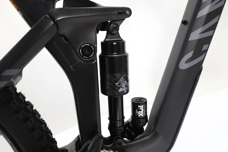 CANYON Strive CFR Underdog 2024 T.M