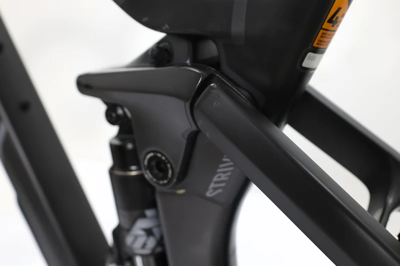 CANYON Strive CFR Underdog 2024 T.M