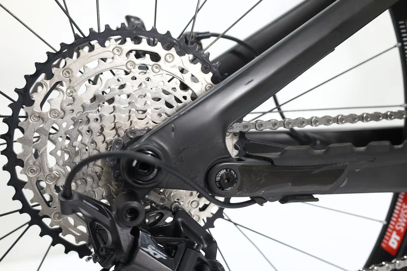 CANYON Strive CFR Underdog 2024 T.M