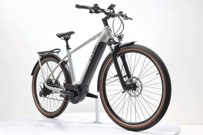 CUBE Touring Hybrid Pro 625 2023 T.M