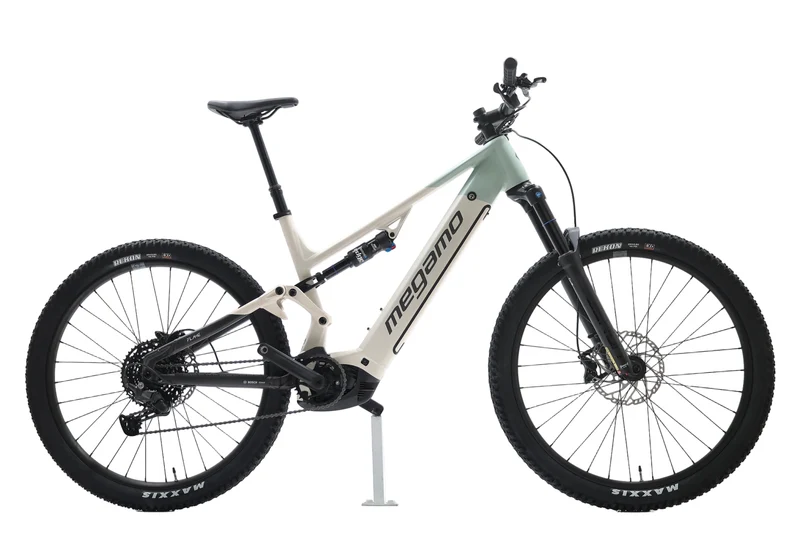 MEGAMO Flame AL 20+ 2025 T.L