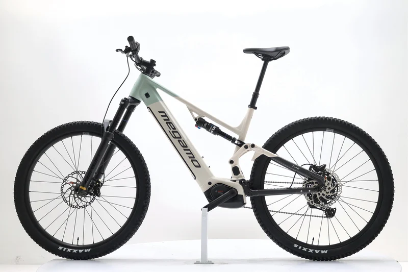 MEGAMO Flame AL 20+ 2025 T.L