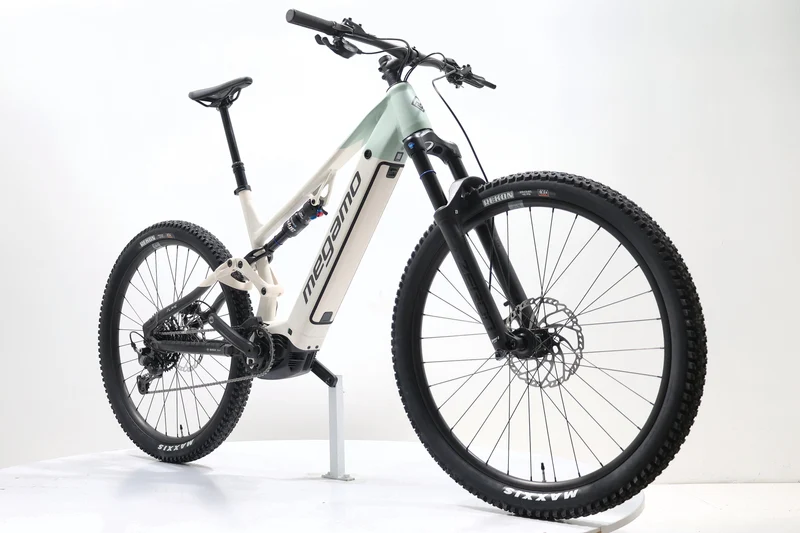 MEGAMO Flame AL 20+ 2025 T.L