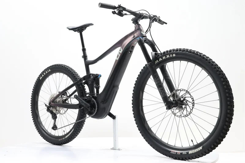 LIV Intrigue X E+ 2 2021 T.L