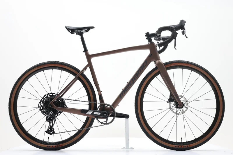 MEGAMO WEST 10 2025