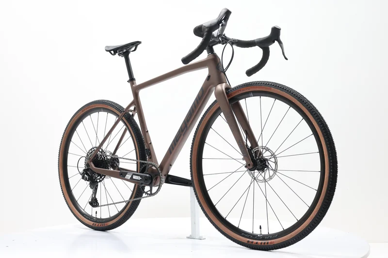 MEGAMO WEST 10 2025