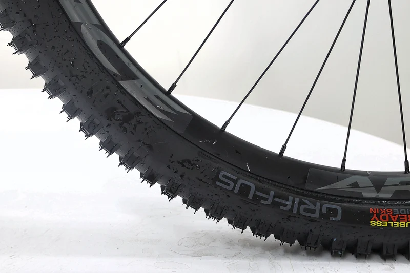 SANTA CRUZ Heckler 9 MX Carbon C 2023 T.M