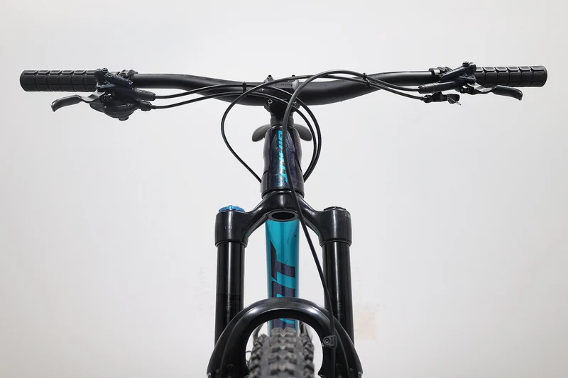 Giant Reign sx 29 star et night T.M 2022