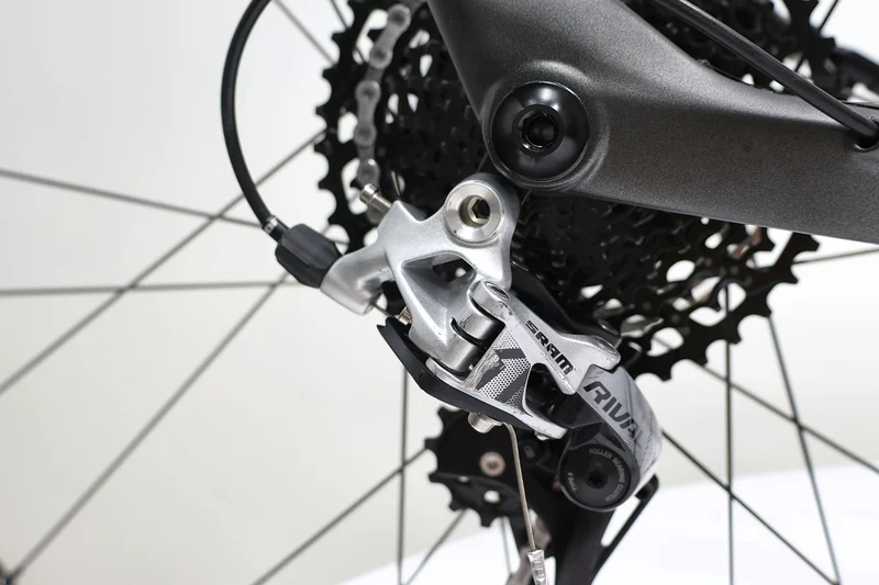 MONDRAKER Dusty R 2023 T.M