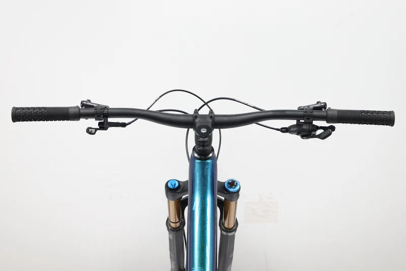 CUBE Sterero ONE 22 HPC 2023 T.L