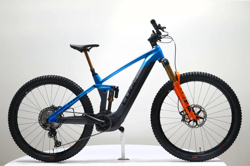 CUBE Stereo Hybrid 140 HPC ActionTeam 2022 T.M 255175