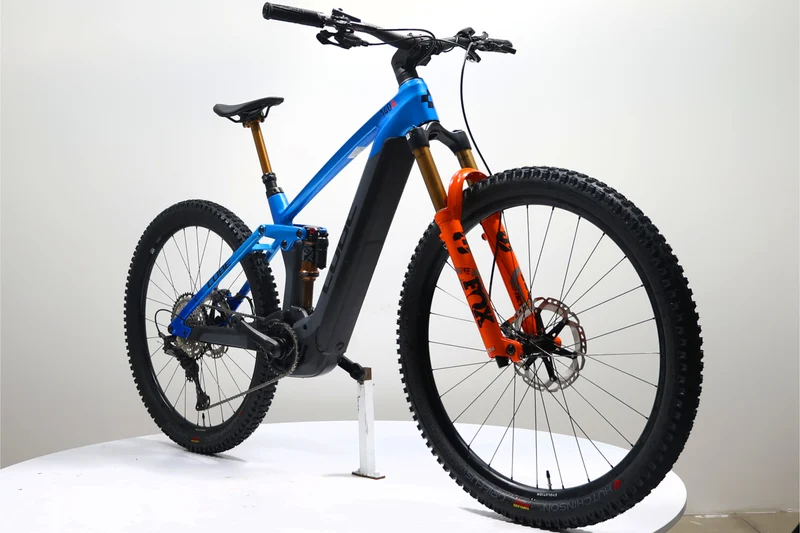 CUBE Stereo Hybrid 140 HPC ActionTeam 2022 T.M 255175