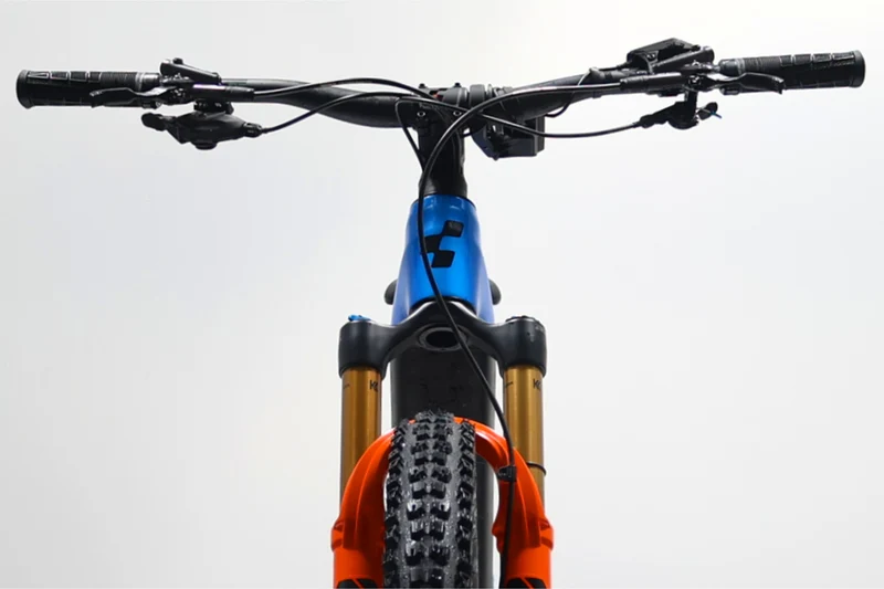 CUBE Stereo Hybrid 140 HPC ActionTeam 2022 T.M 255175