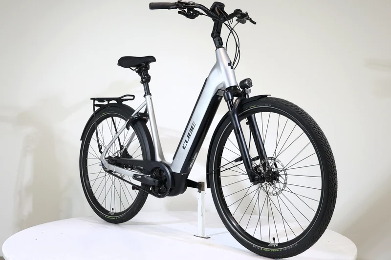 CUBE Supreme Hybrid SL 625 2022 T.M