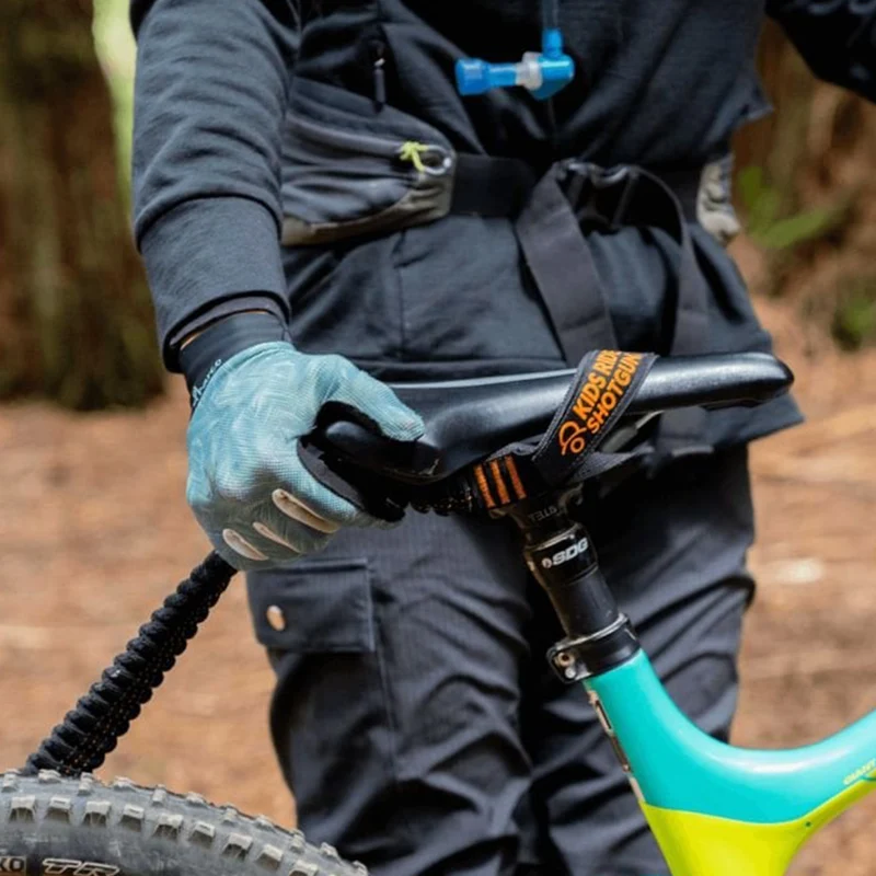 Corde de traction vélo enfant Shotgun Tow Rope sur selle