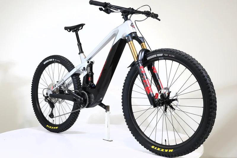 MEGAMO Crave CRB 05 2024 T.M 253741