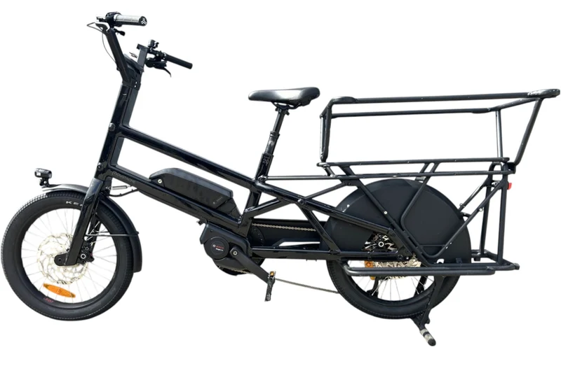 MOUSTACHE Lundi 20 Cargo 3 2022 T.U 252141