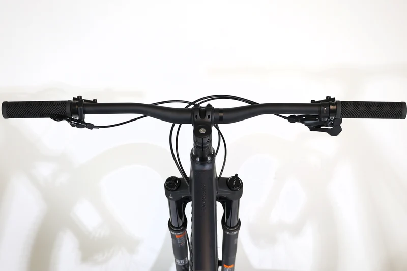 LIV Embolden 1 2022 T.S 241185