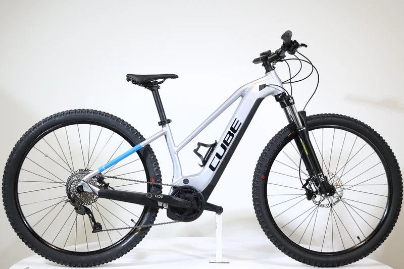 CUBE Reaction Hybrid Performance 500 2022 T.M 252478