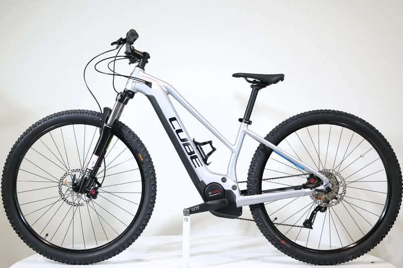 CUBE Reaction Hybrid Performance 500 2022 T.M 252478