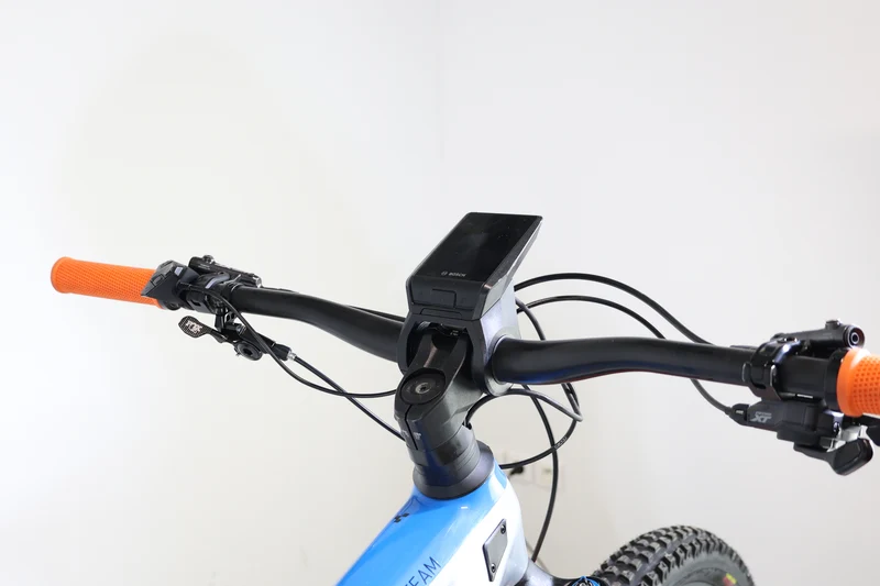 CUBE Stereo Hybrid 140 HPC Action Team 2021 T.M 246631