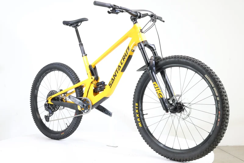 Santa Cruz 5010 R C Kit 2022 T.L 3102