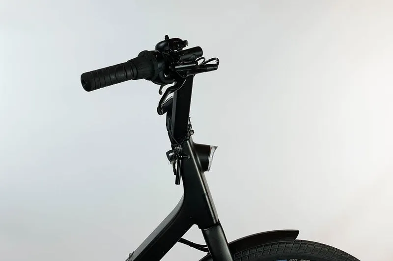 MOUSTACHE Lundi 26.2 Gun Metal