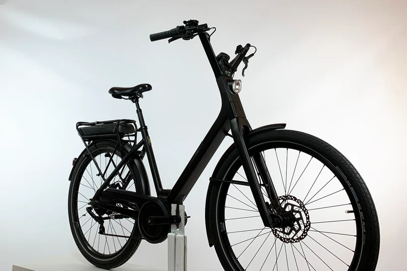 MOUSTACHE Lundi 26.2 Gun Metal