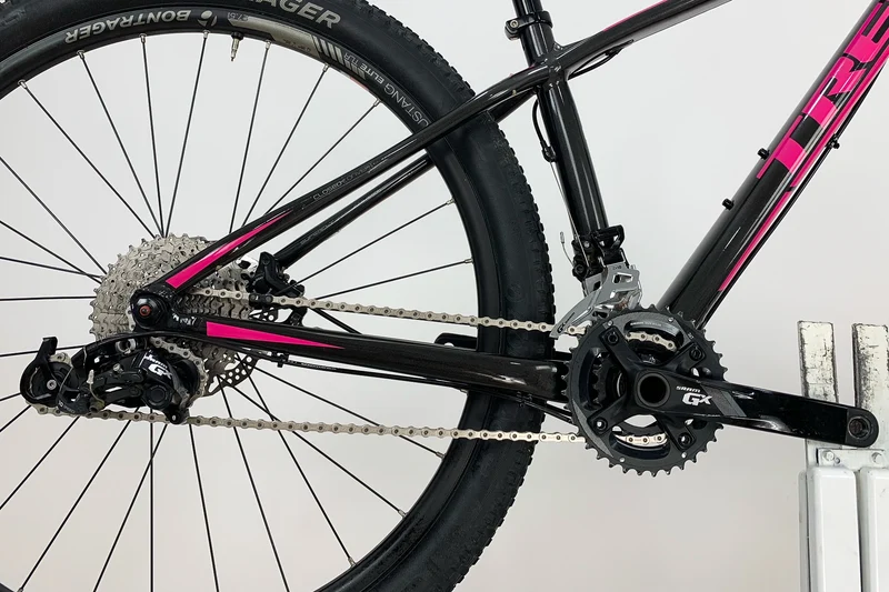 TREK Superfly 6