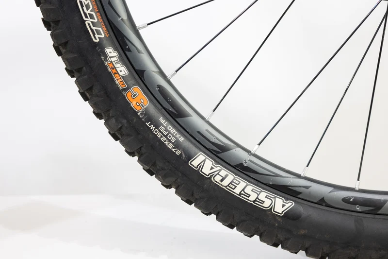 Santa Cruz Nomad C - S Kit 2019 27.5 TL 2531
