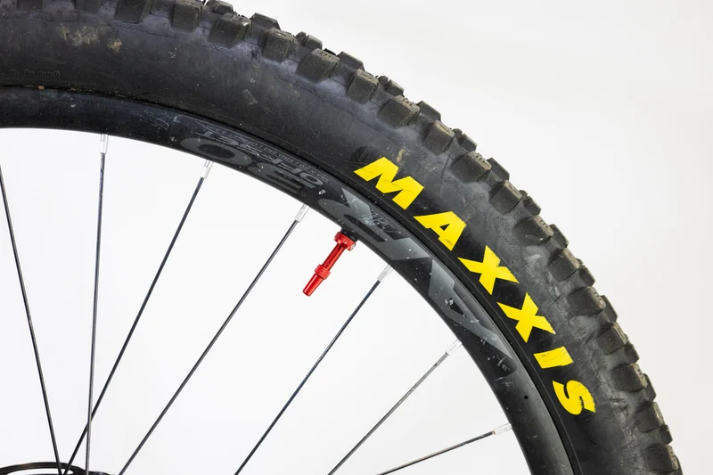 Santa Cruz Nomad C - S Kit 2019 27.5 TL 2531