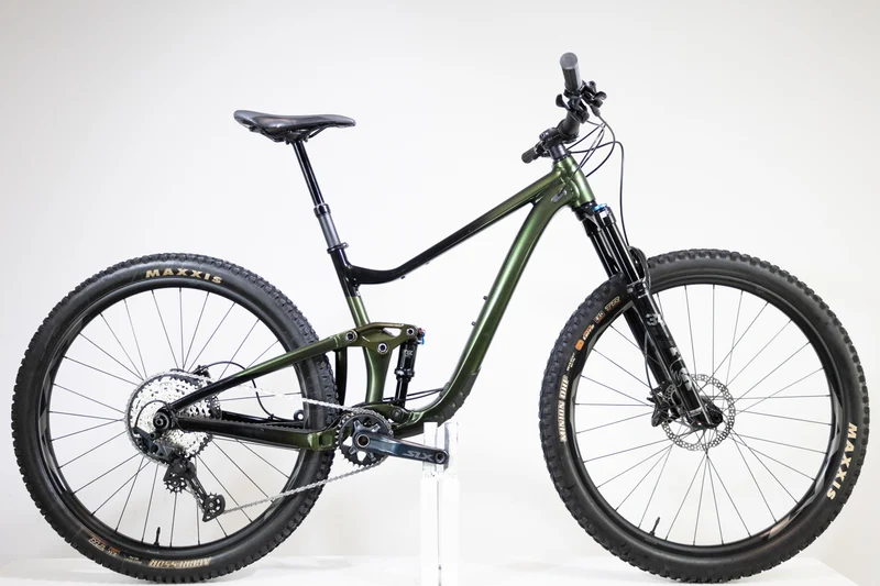 GIANT Trance 29 1 2022 M 2404