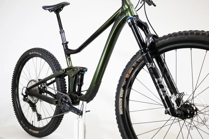 GIANT Trance 29 1 2022 M 2404
