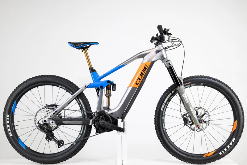 CUBE STEREO HYBRID 160 HPC ACTIONTEAM 2020 2363