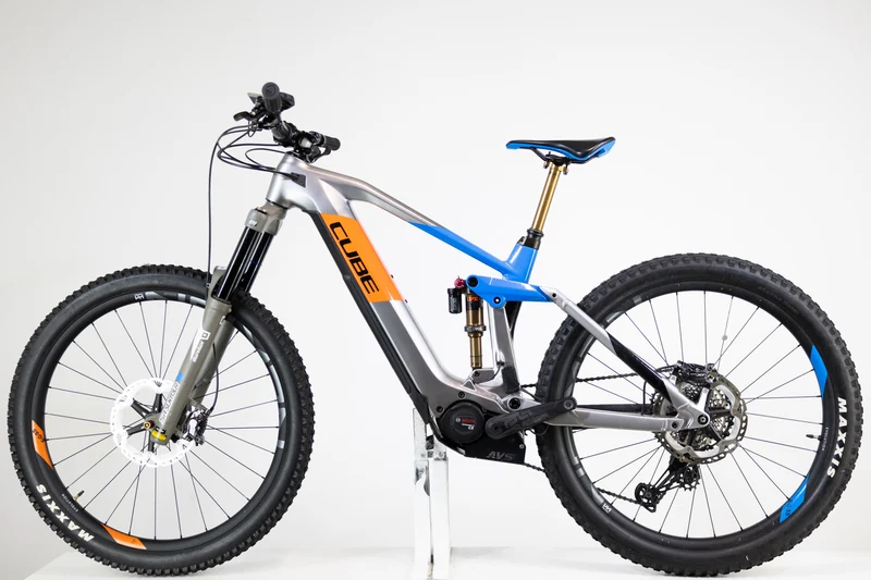 CUBE STEREO HYBRID 160 HPC ACTIONTEAM 2020 2363