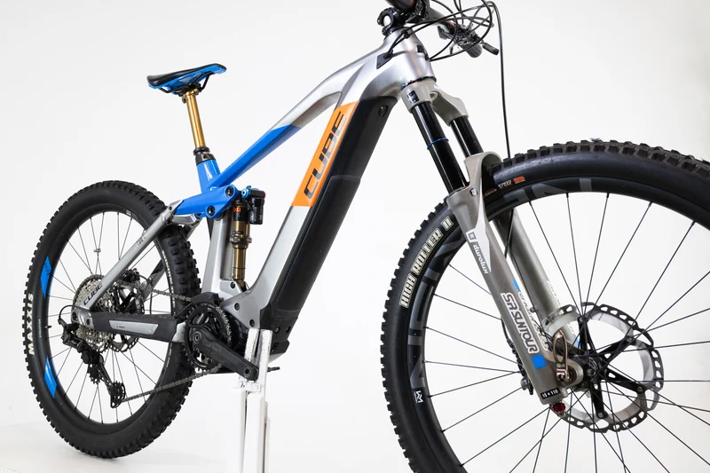 CUBE STEREO HYBRID 160 HPC ACTIONTEAM 2020 2363