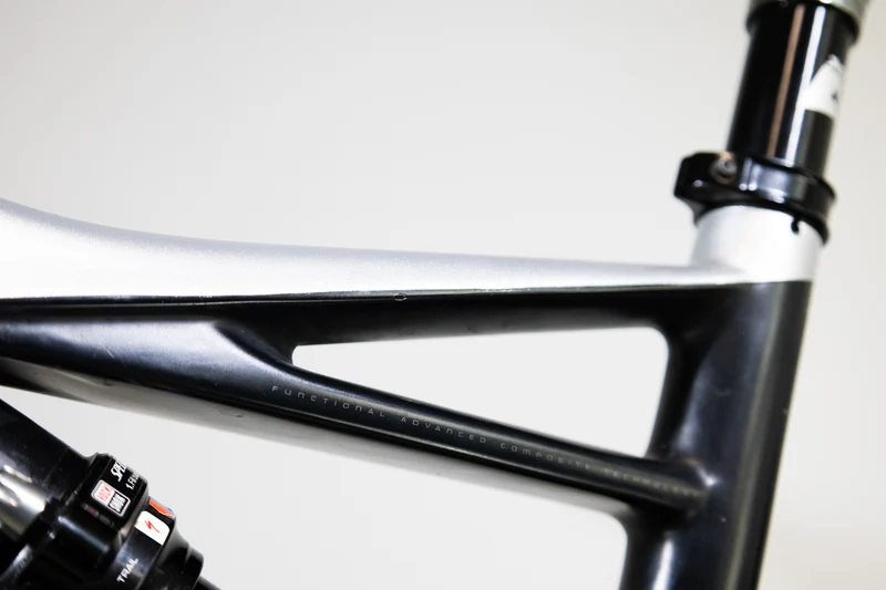 SPECIALIZED Stumpjumper Carbon 2017 M (1400)