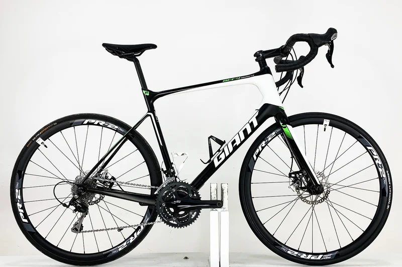 GIANT Defy Advanced 2 2015 L
