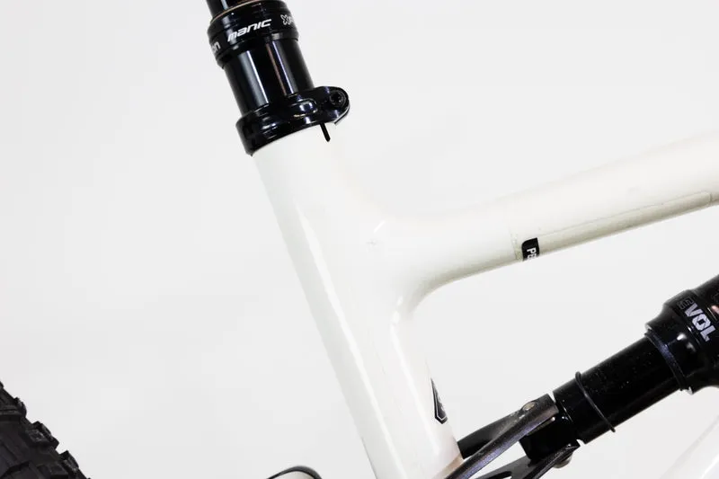 Specialized Stumpjumper Comp 2022 S5 2248