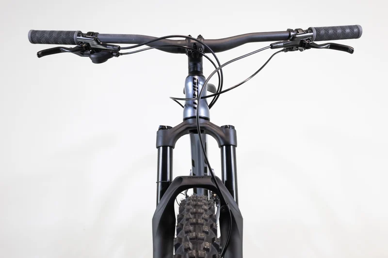 Giant Stance 29 2 Knight Shield S 2022 2368