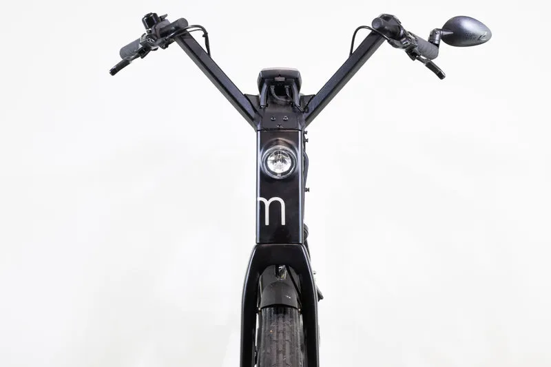 MOUSTACHE Lundi 26 2016 400Wh 2261