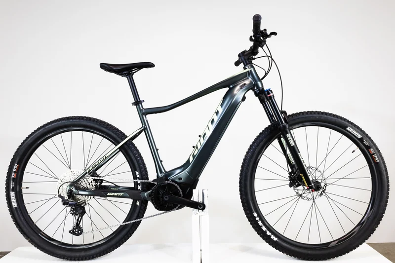 GIANT FATHOM E+ 1 2022 L 2256