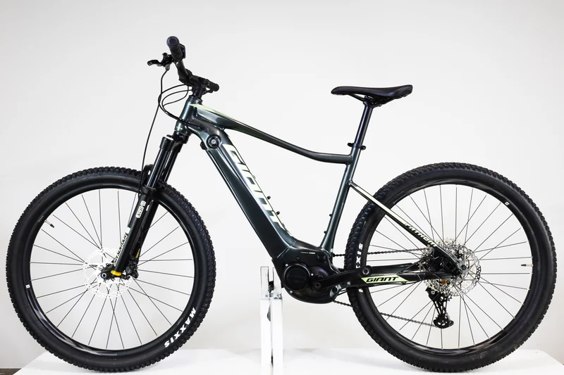 GIANT FATHOM E+ 1 2022 L 2256