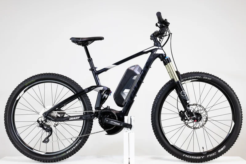 Giant Full E+1 2016 S 2217