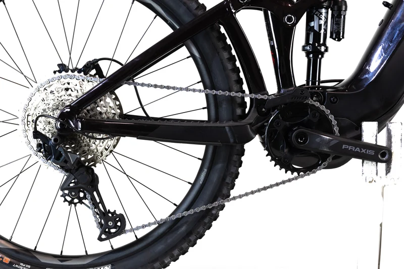 Giant Reign E+2 2023 M 2197